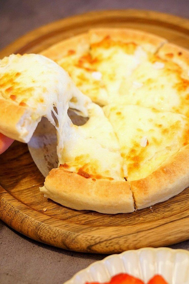 聿田一做的芝士榴莲披萨