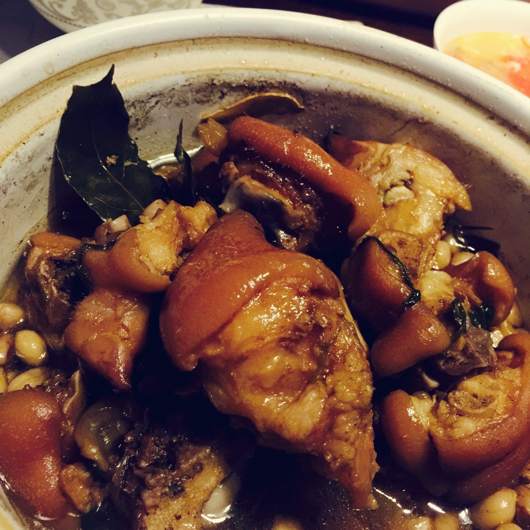 南乳花生猪脚煲