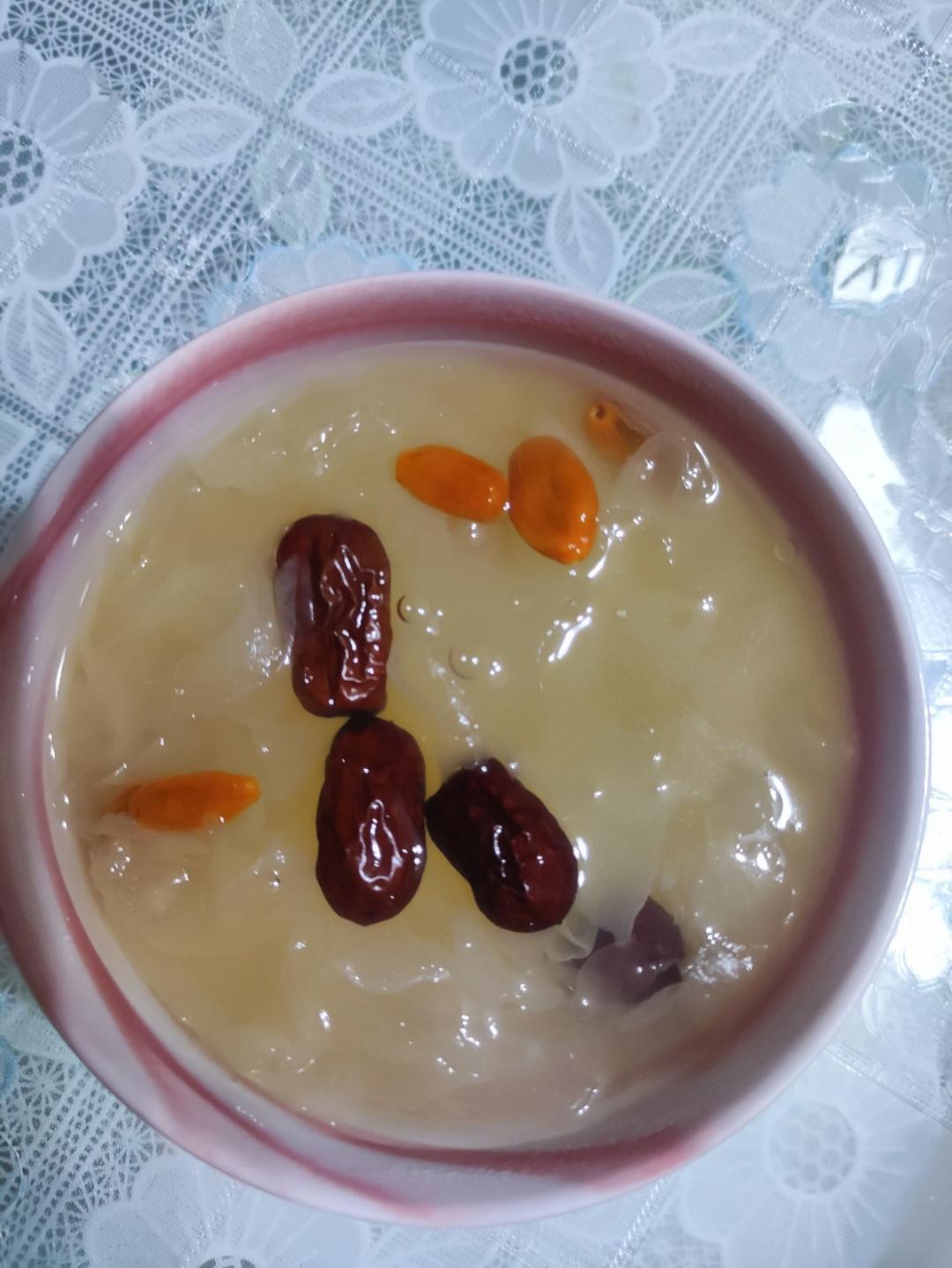 怎样煮出胶的银耳羹