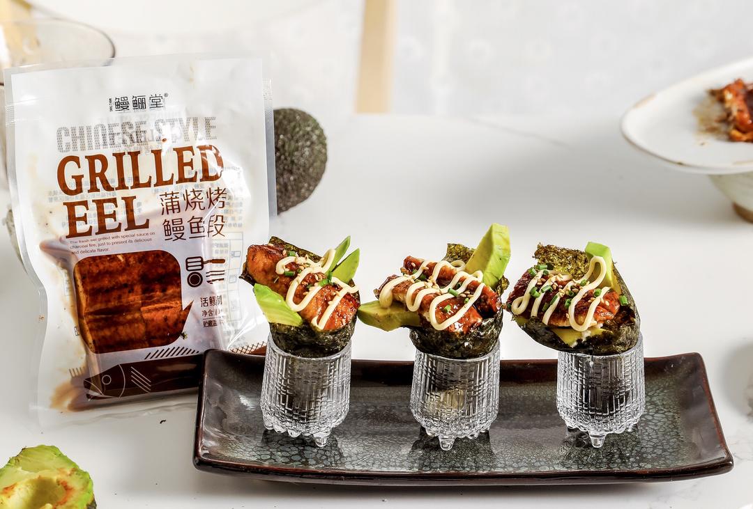 烤鳗牛油果手卷的做法