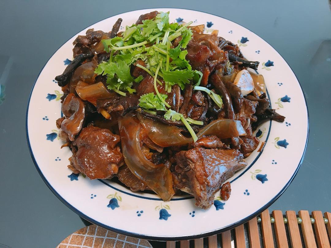 小鸡炖蘑菇