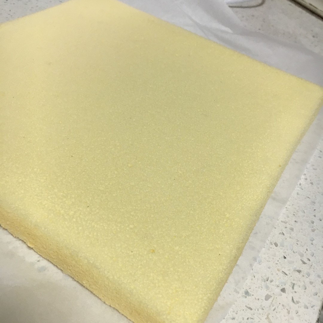 《Tinrry下午茶》教你做基础原味蛋糕卷