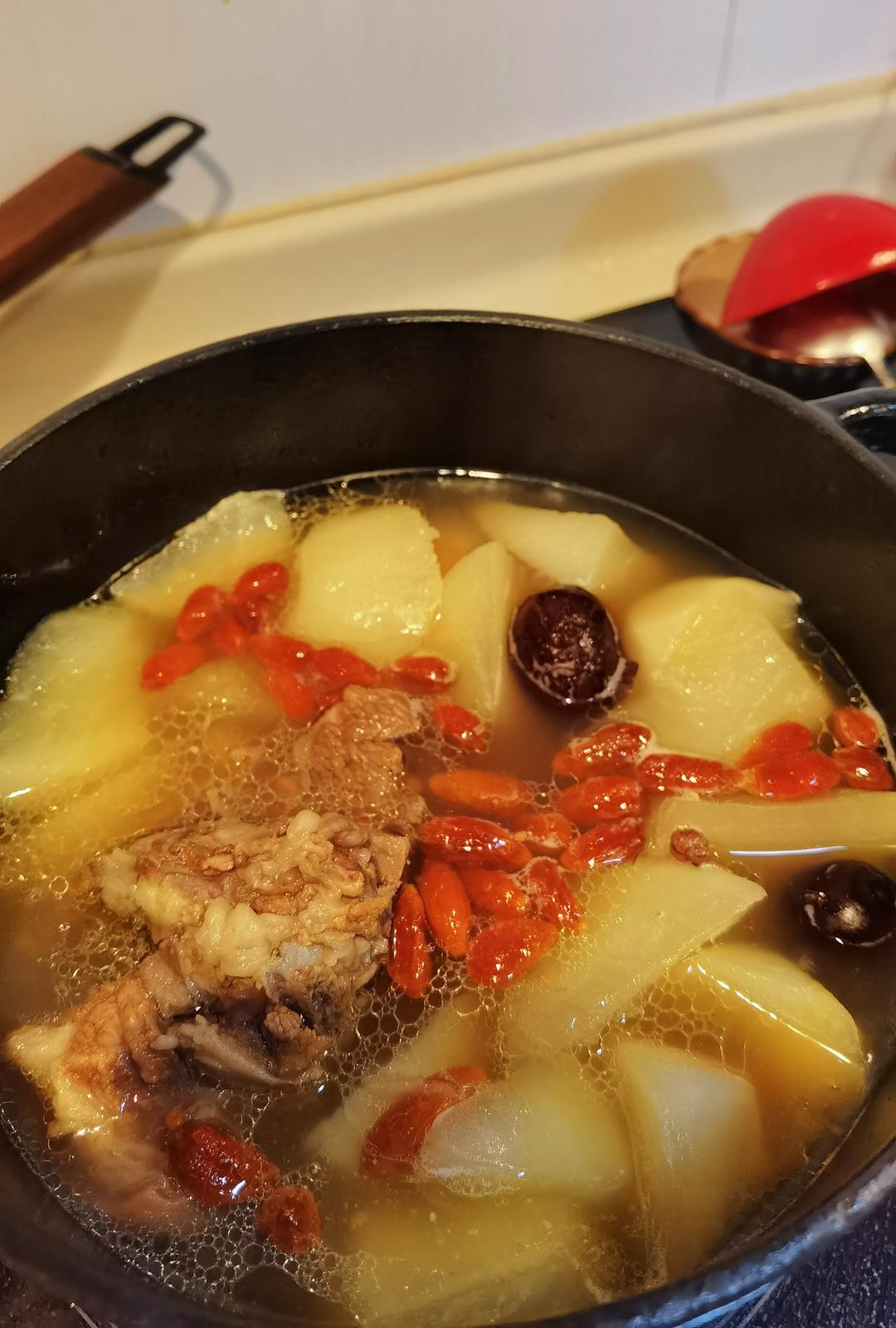 清炖滋补羊排汤