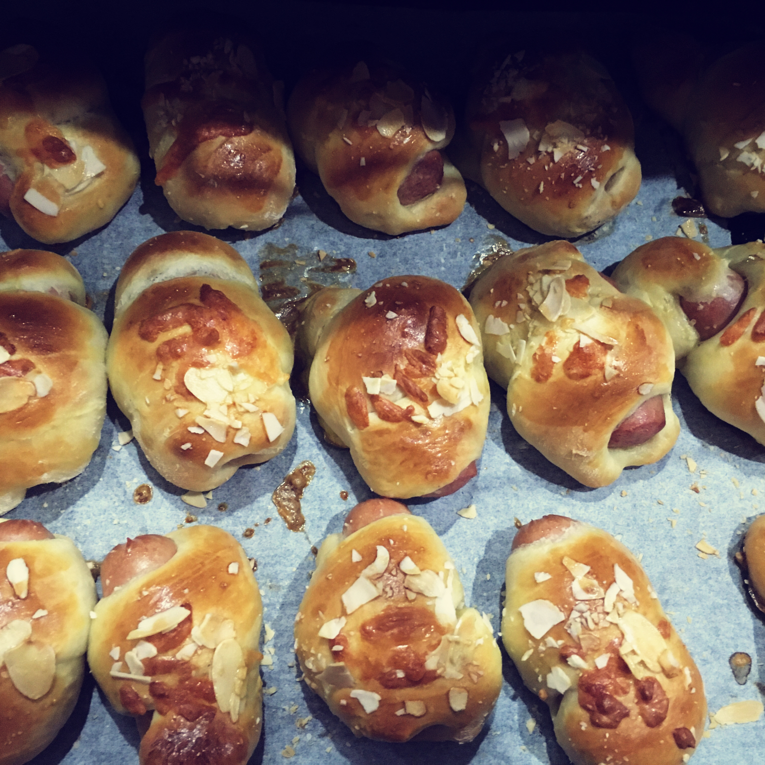 港式芝士肠仔包