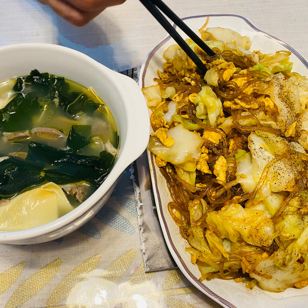 包菜炒粉丝