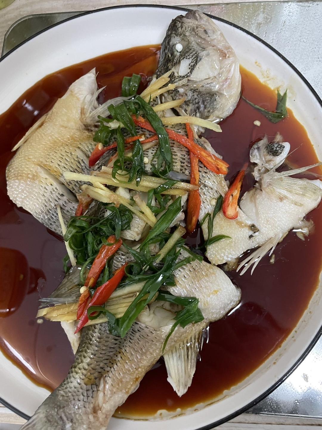 10分钟做 清蒸鲈鱼 （附切鱼图解）