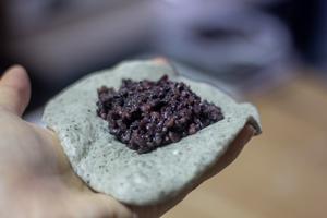 黑芝麻紫米奶油面包💗满满内馅😋香气十足的做法 步骤10