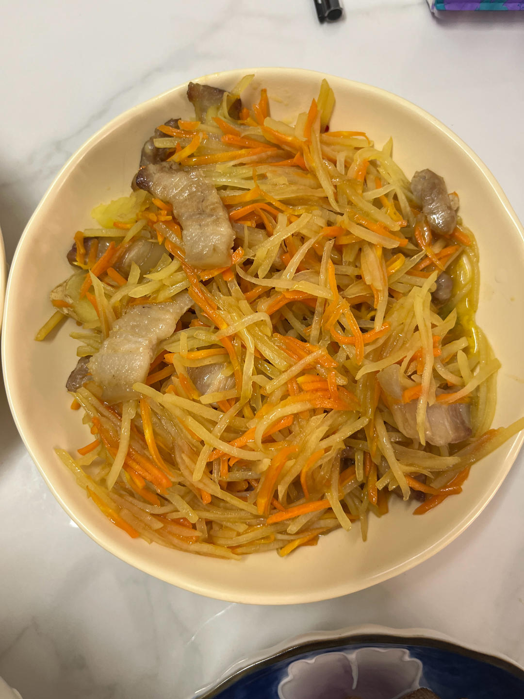 胡萝卜土豆炒肉