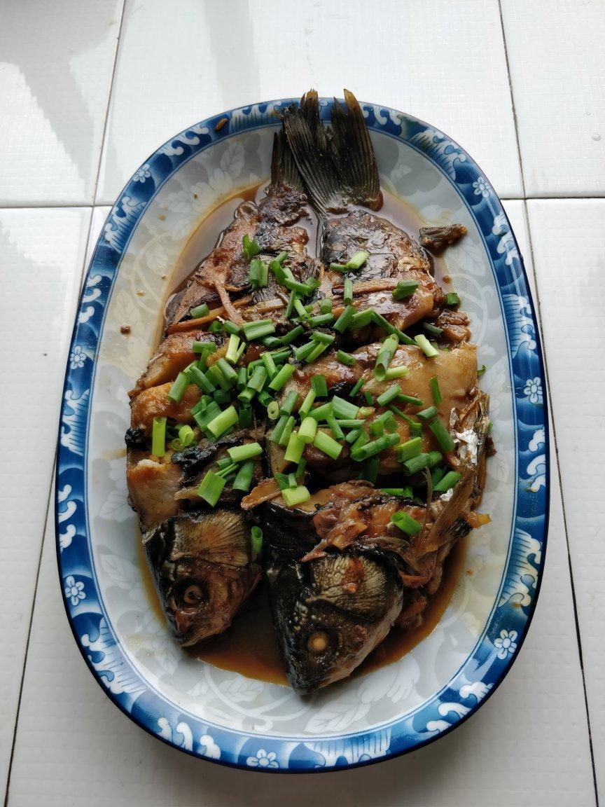 红烧鲫鱼