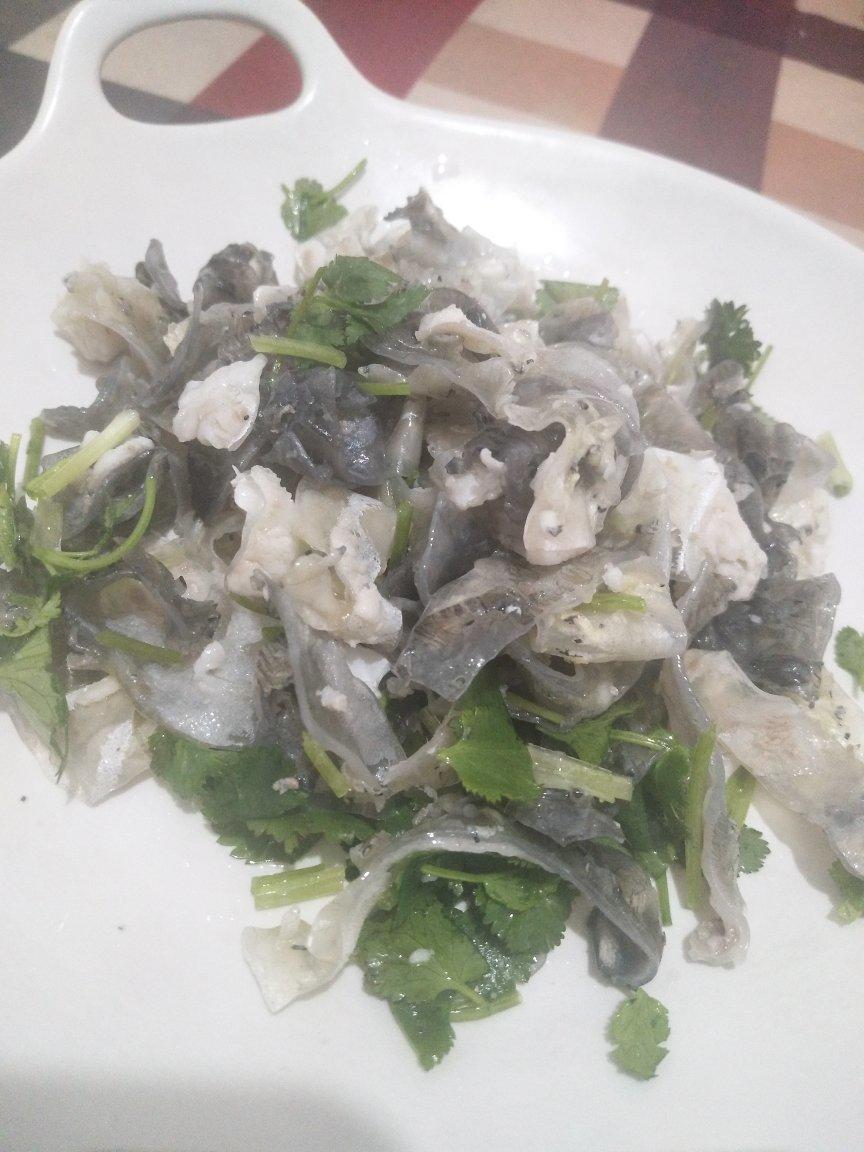 凉拌鱼皮