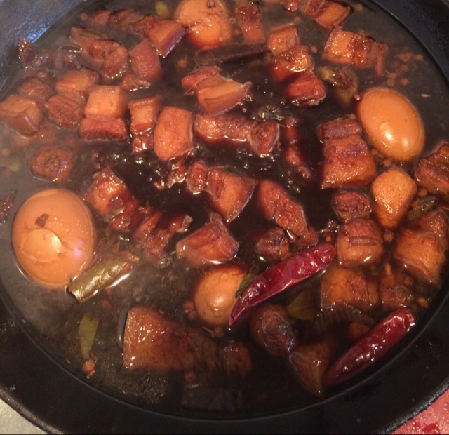 红烧肉卤蛋