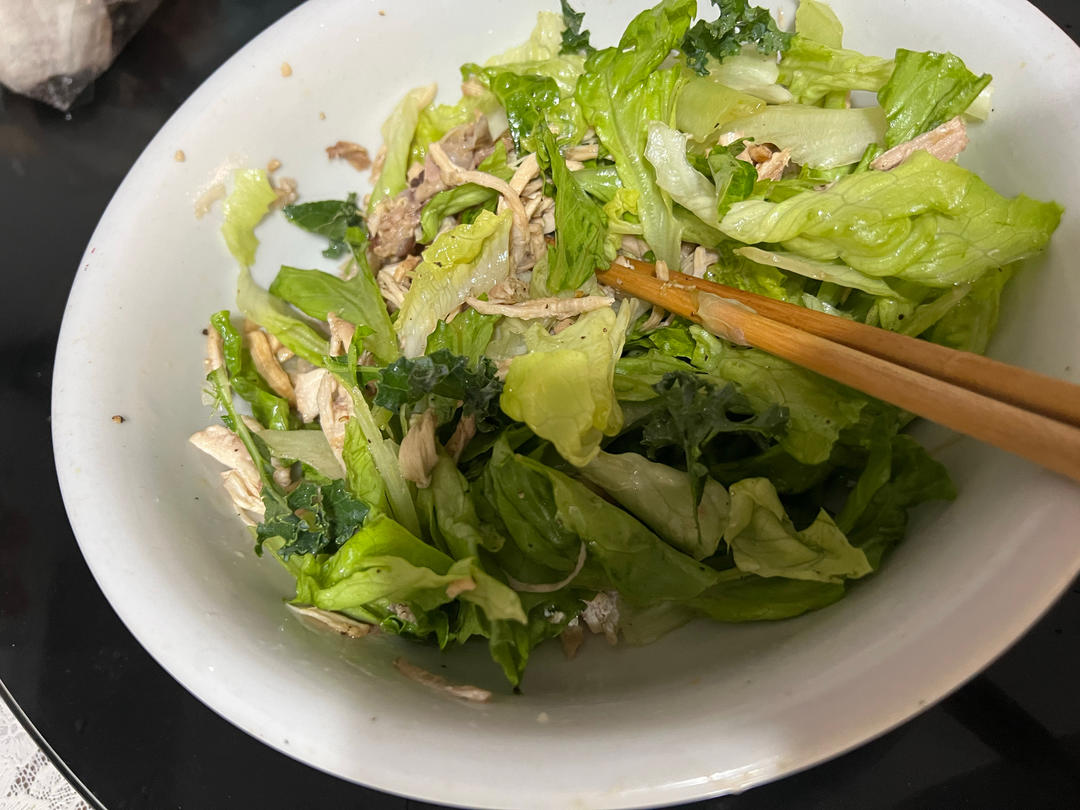 鸡丝生菜沙拉