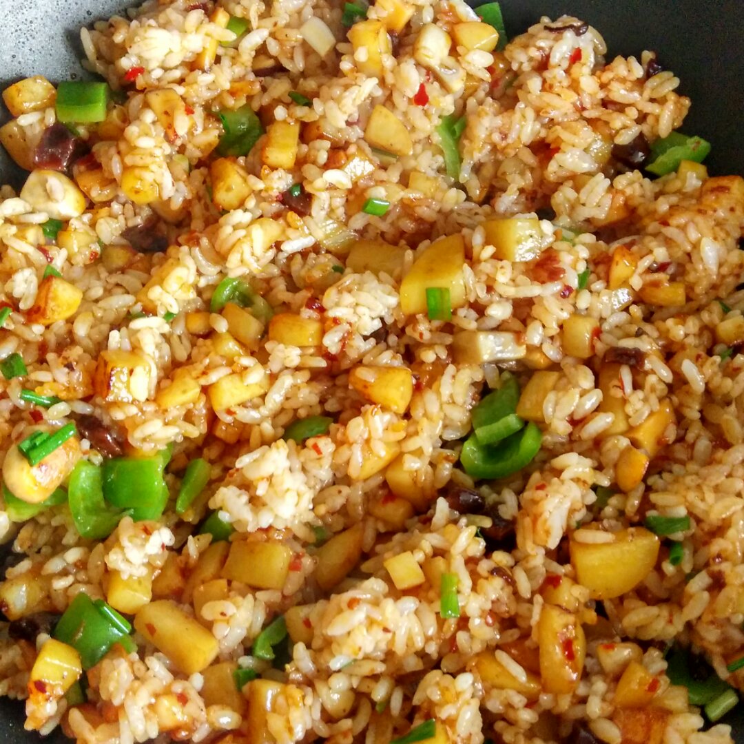 豆豆家的奶奶做的秘制土豆焖饭