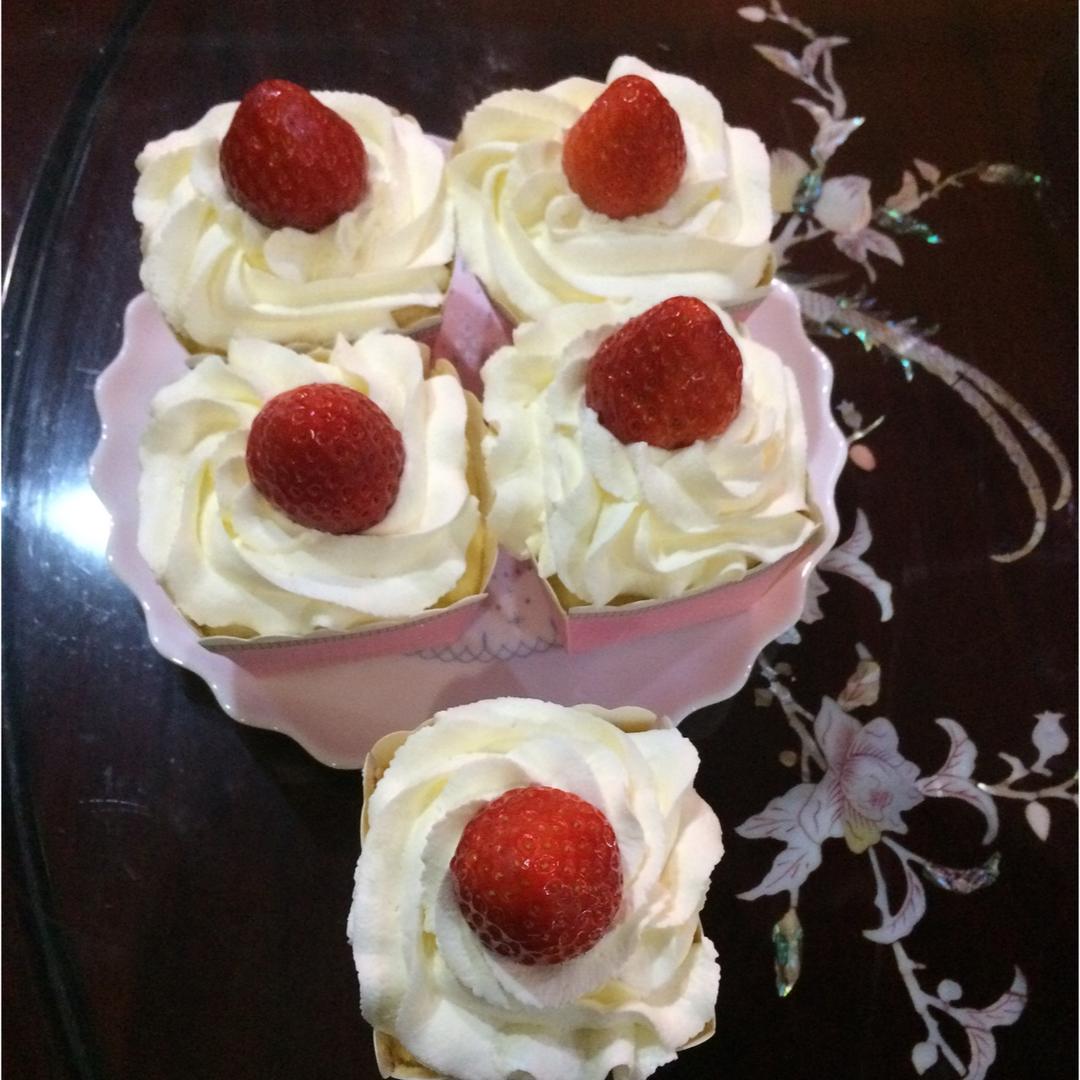 戚风小纸杯蛋糕