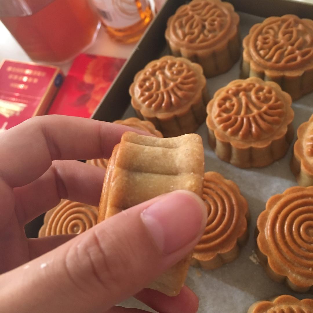 广式月饼—蛋黄莲蓉月饼