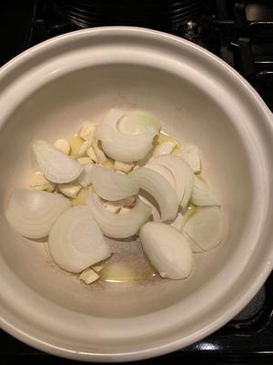 泡菜海鲜豆腐锅的做法 步骤1