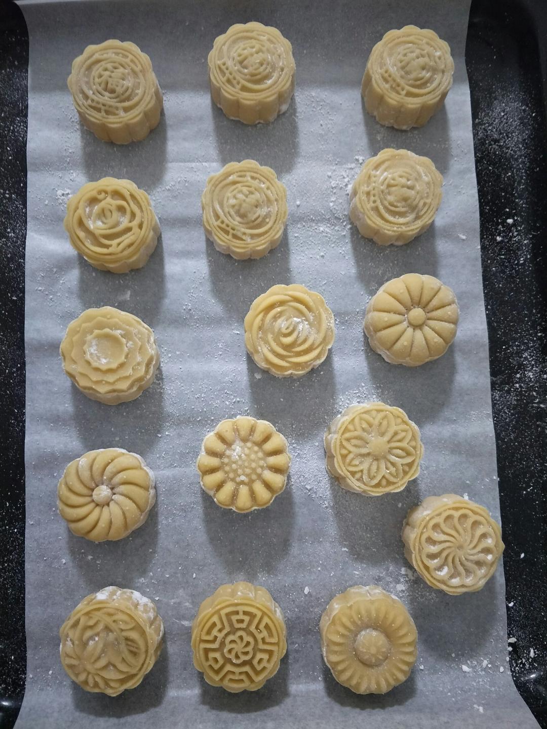 广式月饼—蛋黄冬翅月饼