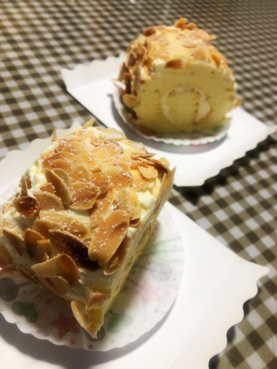 老式咸奶油杏仁蛋糕卷