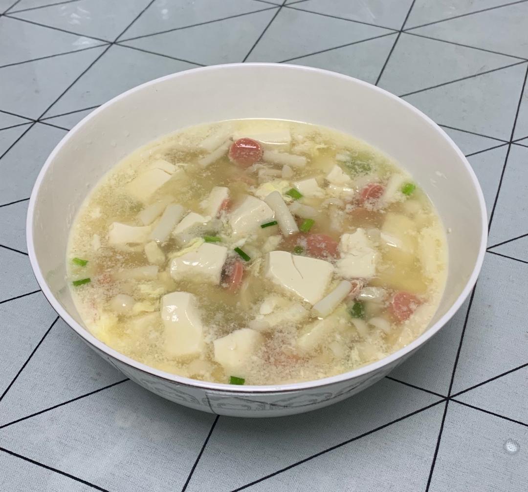 鲜掉眉毛的菌菇豆腐汤