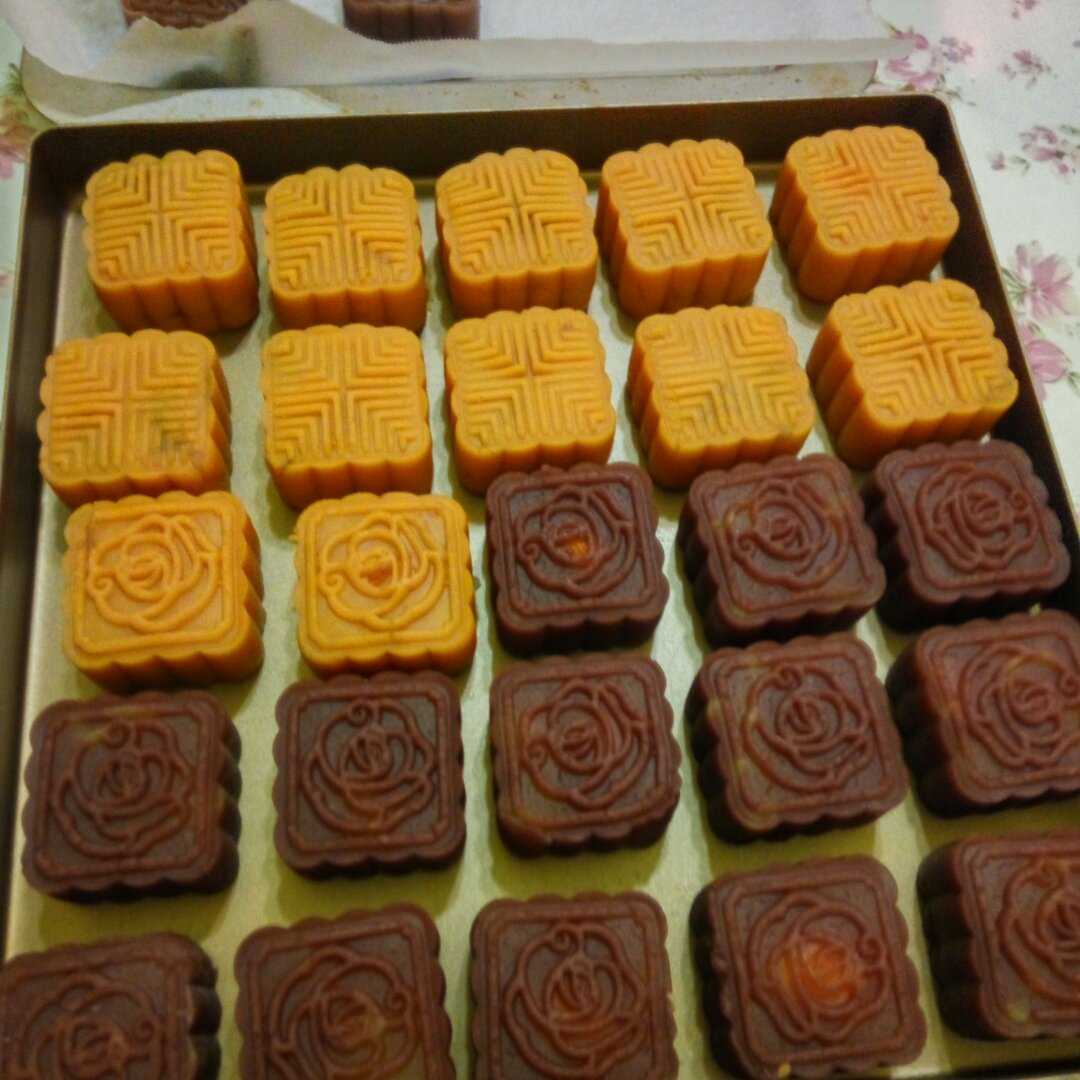 桃山皮—蛋黄莲蓉月饼