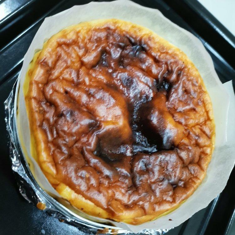快手的网红basque cheesecake巴斯克焦芝士蛋糕