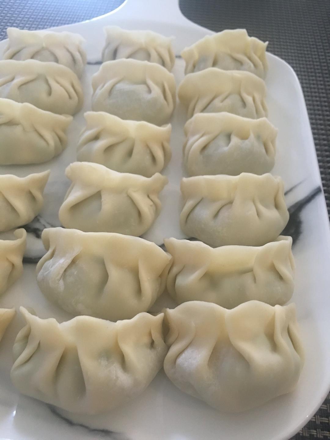 韭苔(韭菜)粉丝蛋皮猪肉饺子