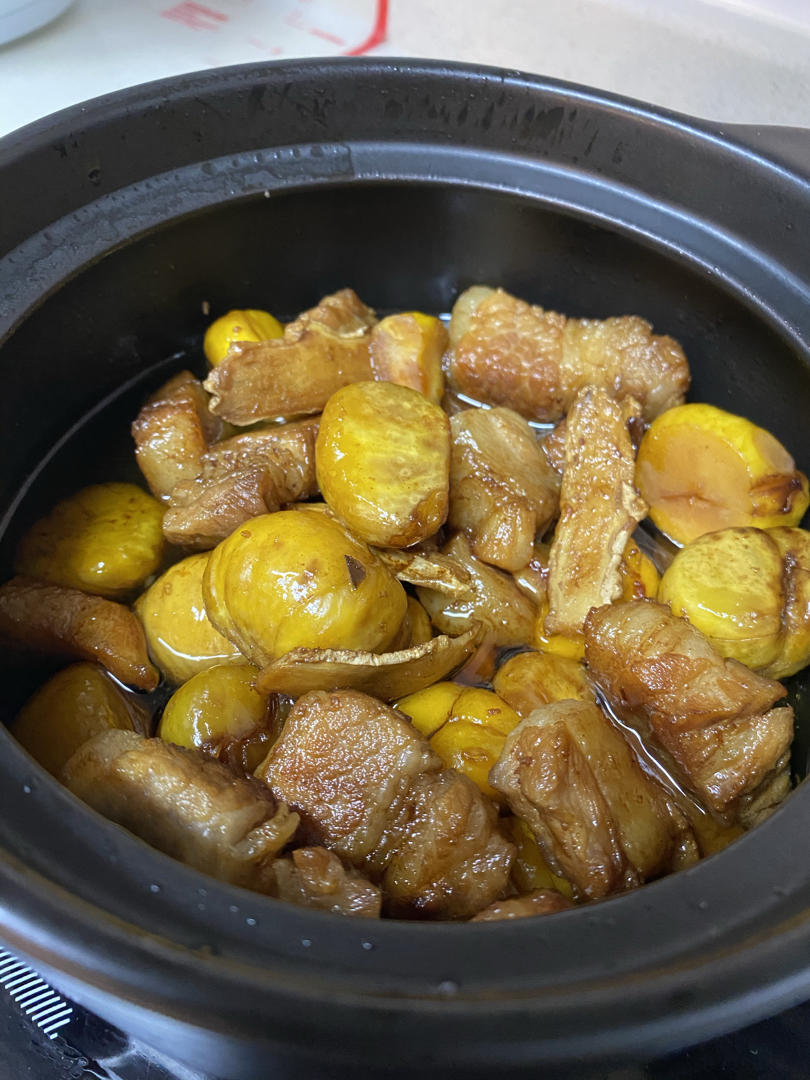 【板栗红烧肉】