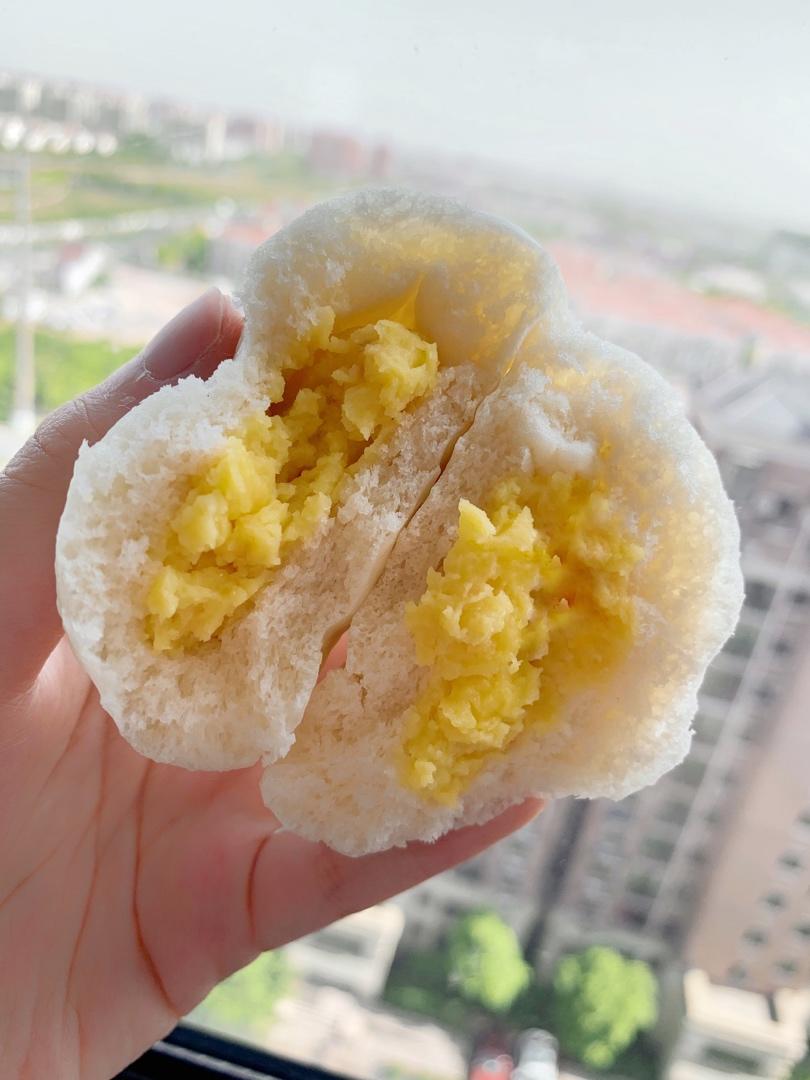 松软香甜的奶黄包，很快就可以搞定。