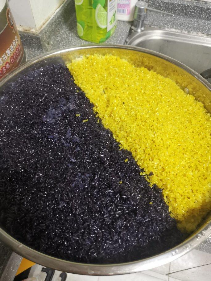 最爱白白做的壮族三月三黑色糯米饭野生枫叶