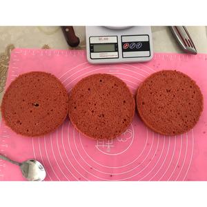 红丝绒草莓裸蛋糕的做法 步骤10