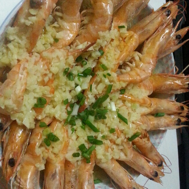 蒜蓉粉丝蒸大虾