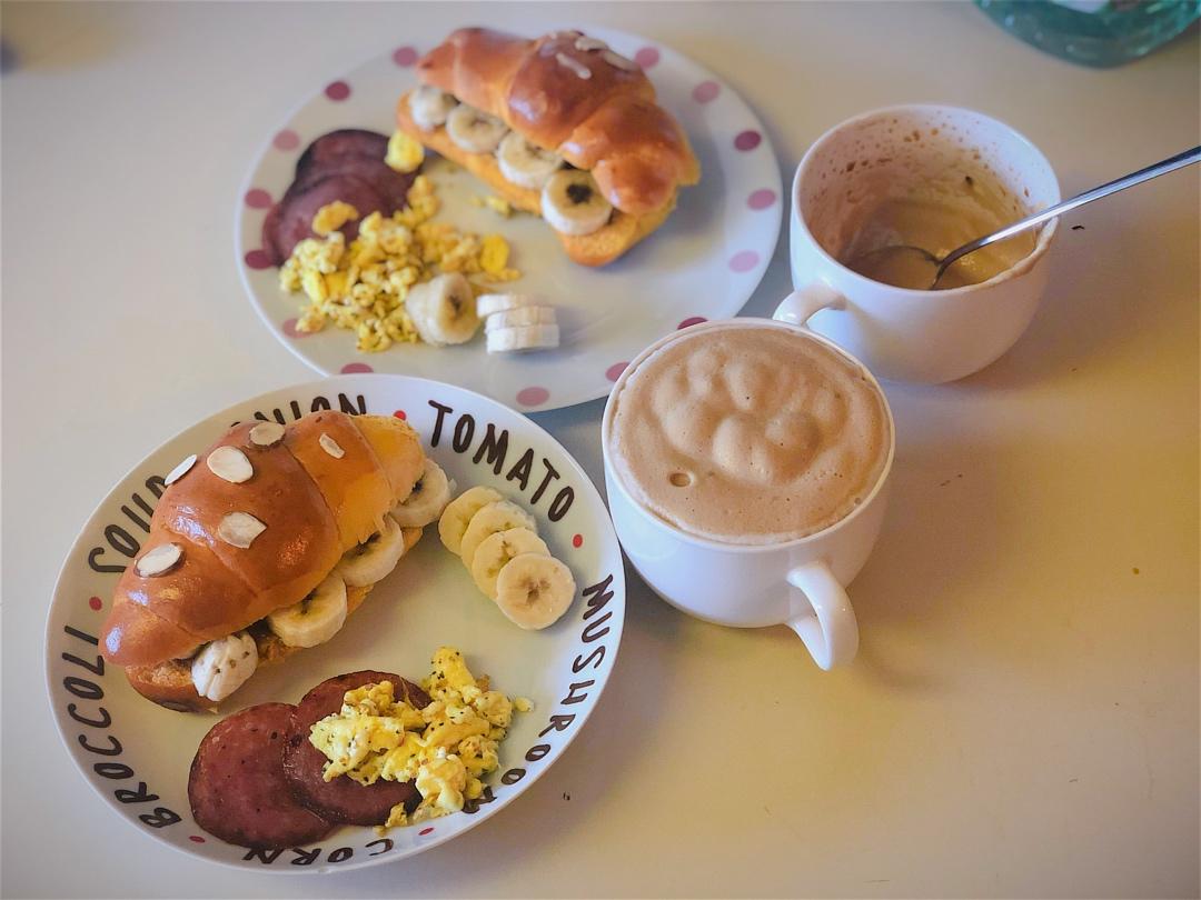 香蕉泥花生酱三明治（我的食欲稳定器）| 健康·三餐