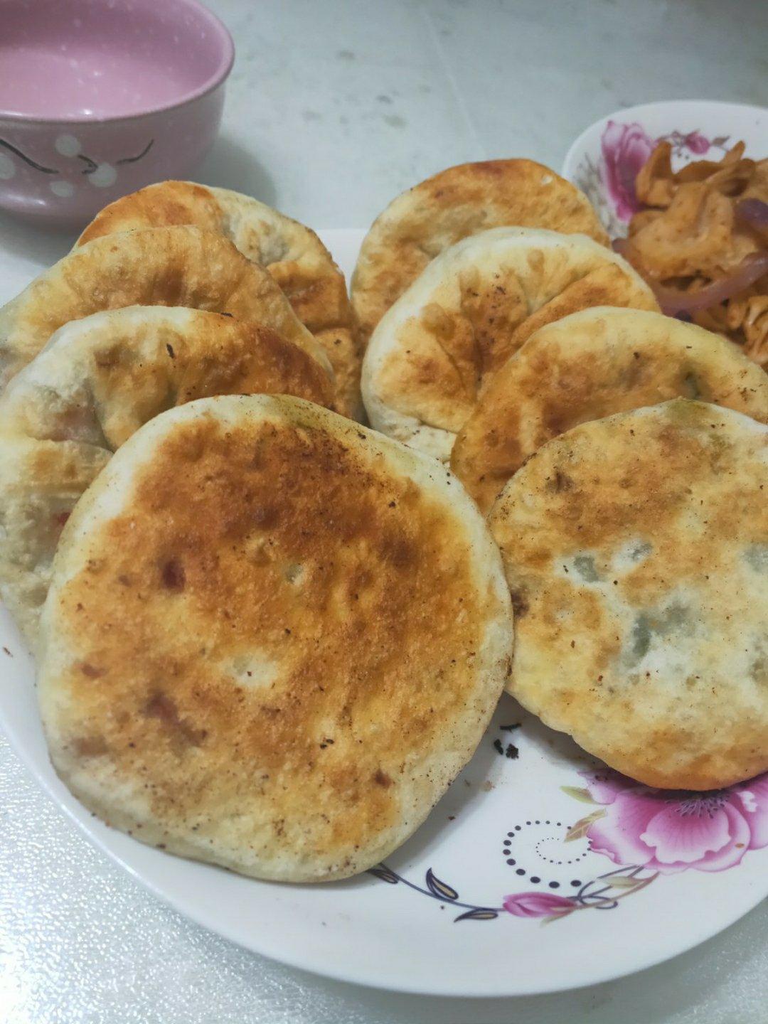 发面早餐~土豆火腿青椒馅饼