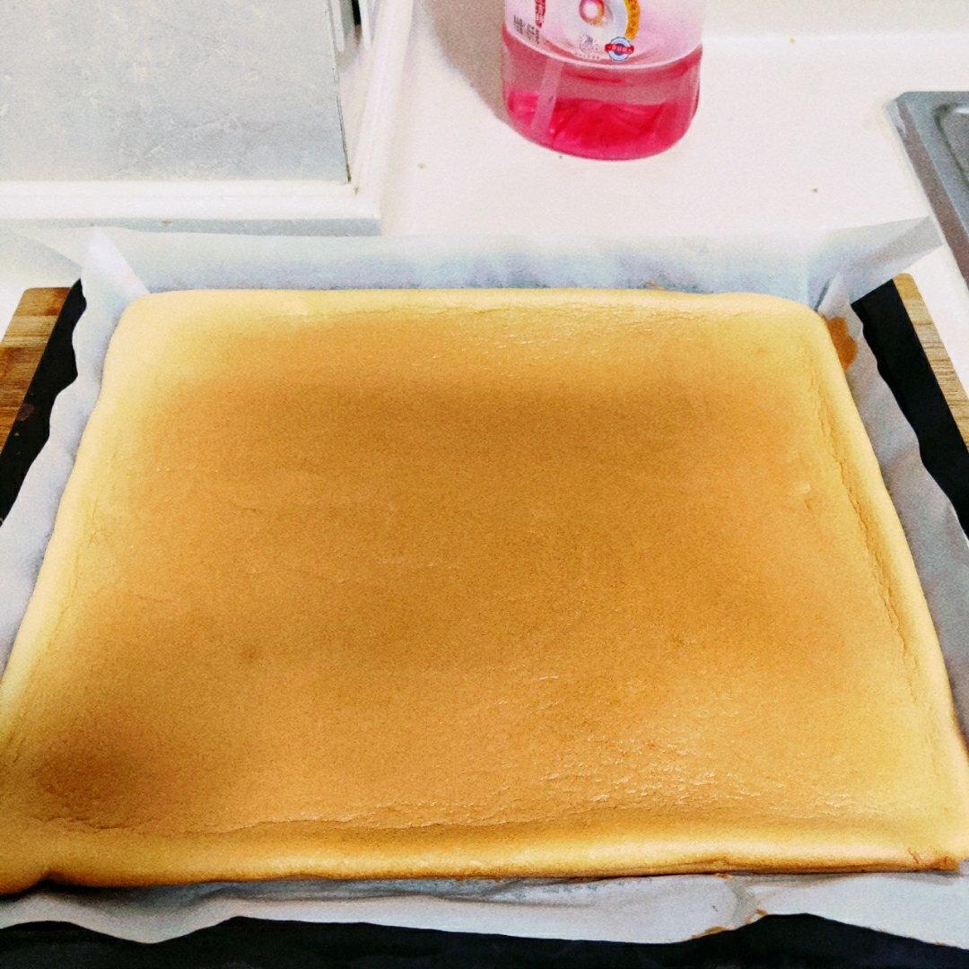 材料最简单的【低卡蛋糕卷】卡仕达戚风卷