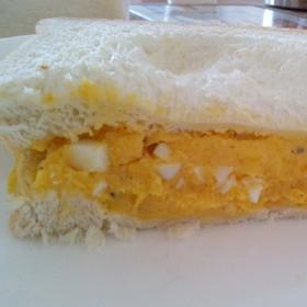 超健康鸡蛋色拉三明治
