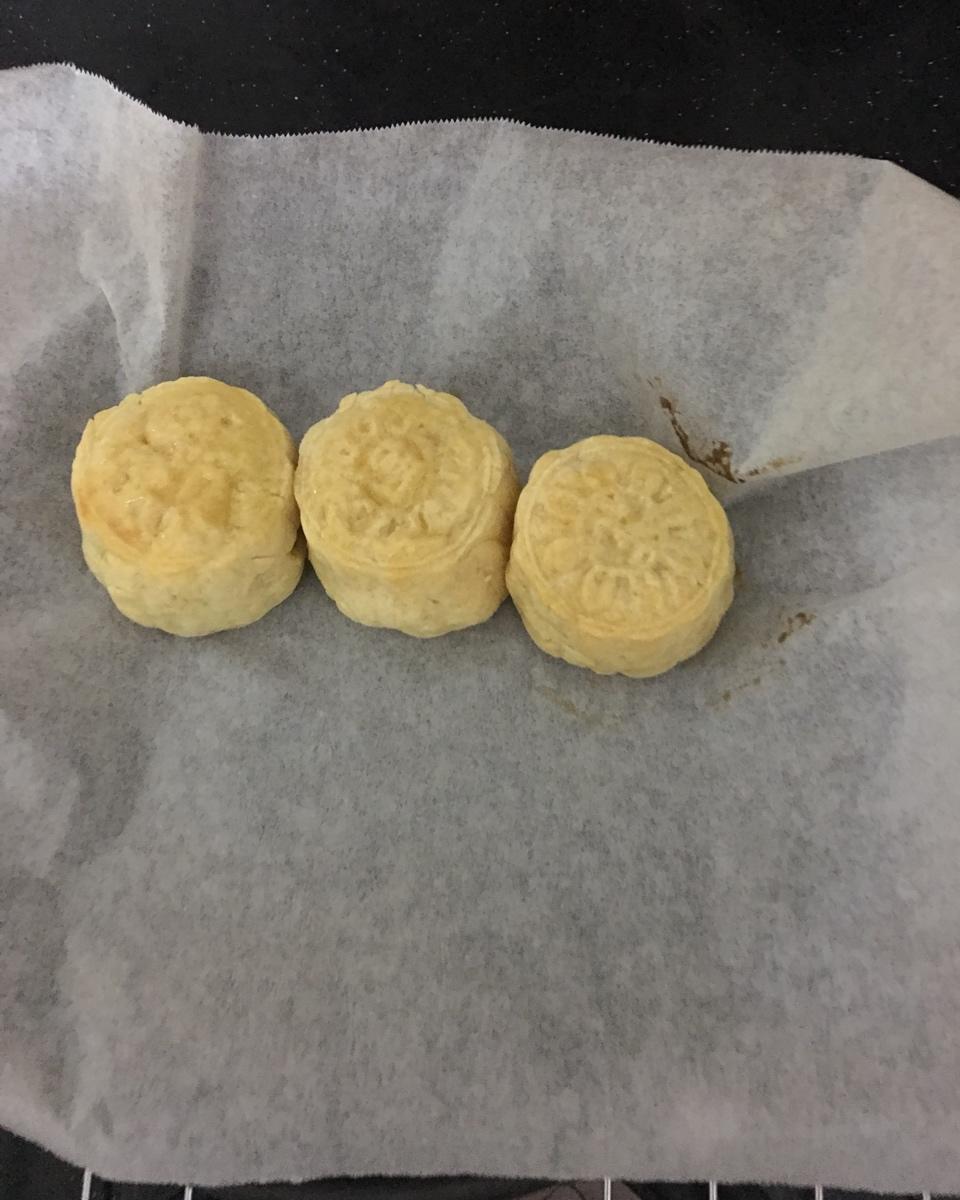 超详细图解版--流心奶黄月饼