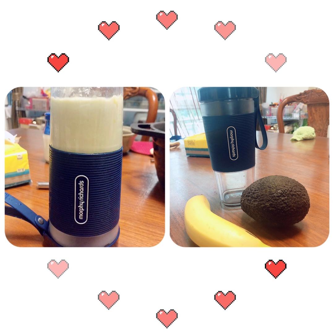 香蕉牛油果奶昔