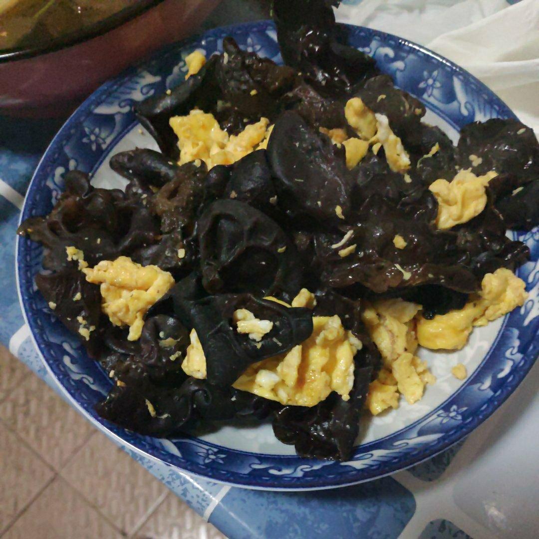 木耳炒鸡蛋
