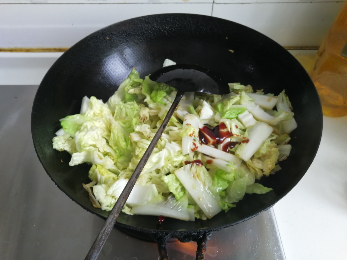 超级简单的醋溜白菜的做法 步骤4