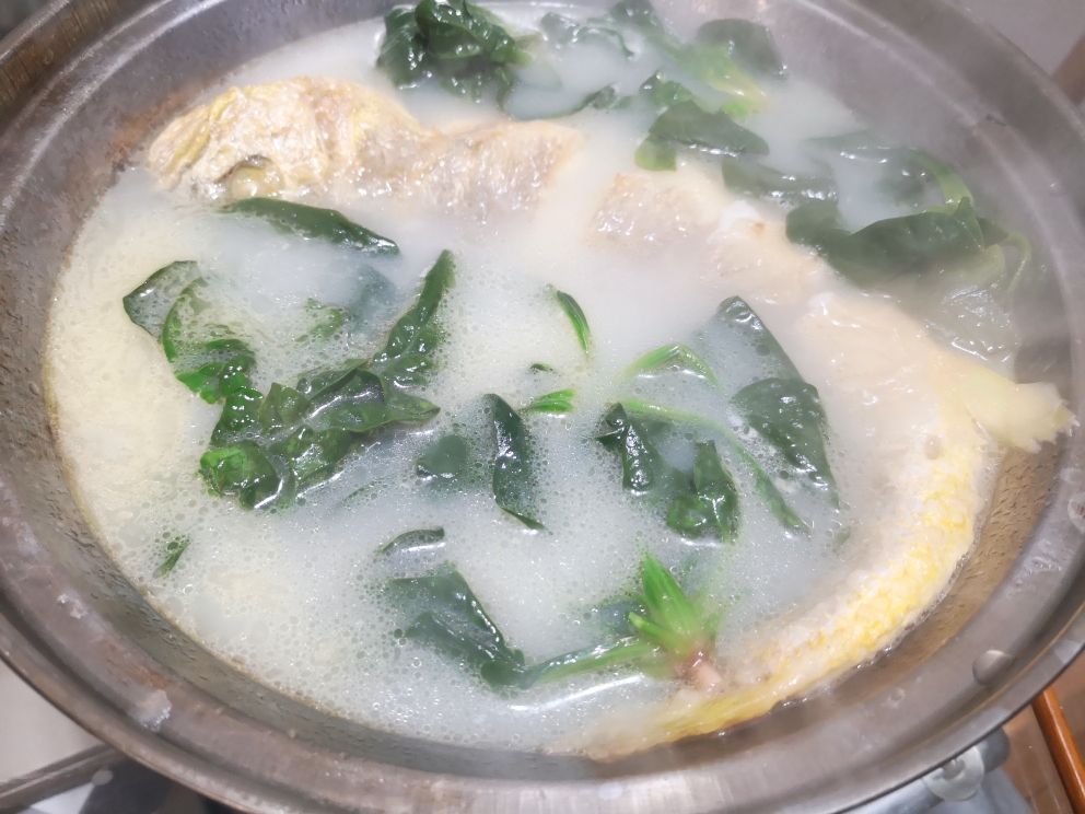 黄鱼菠菜汤的做法 步骤4