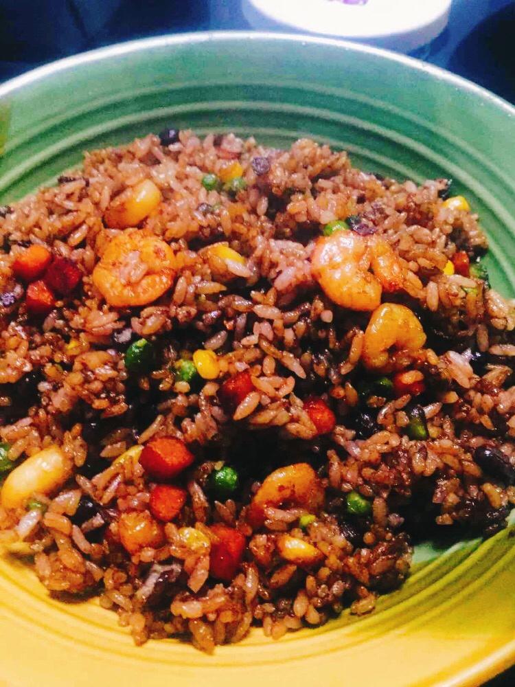 鲜虾酱油炒饭