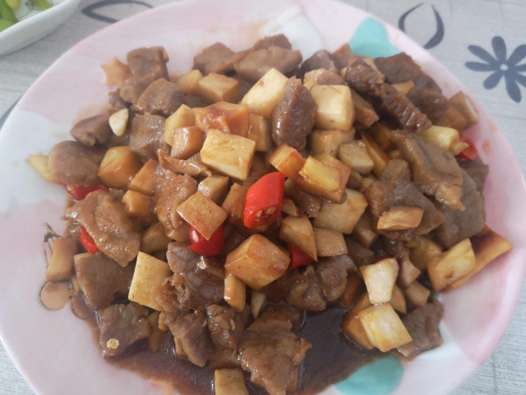黑椒杏鲍菇牛肉粒