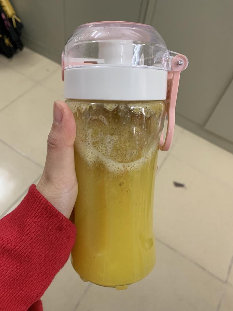 鲜榨杨桃汁