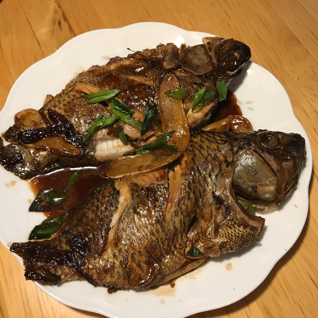 红烧鲫鱼