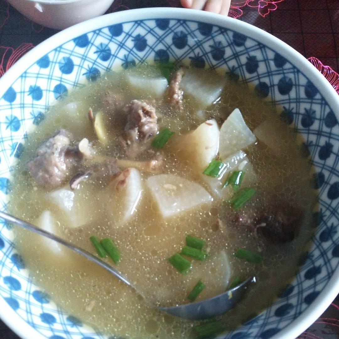 简单无油版鸭块萝卜汤