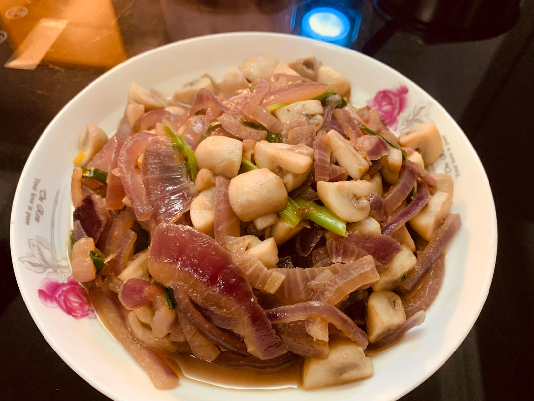 洋葱炒口蘑