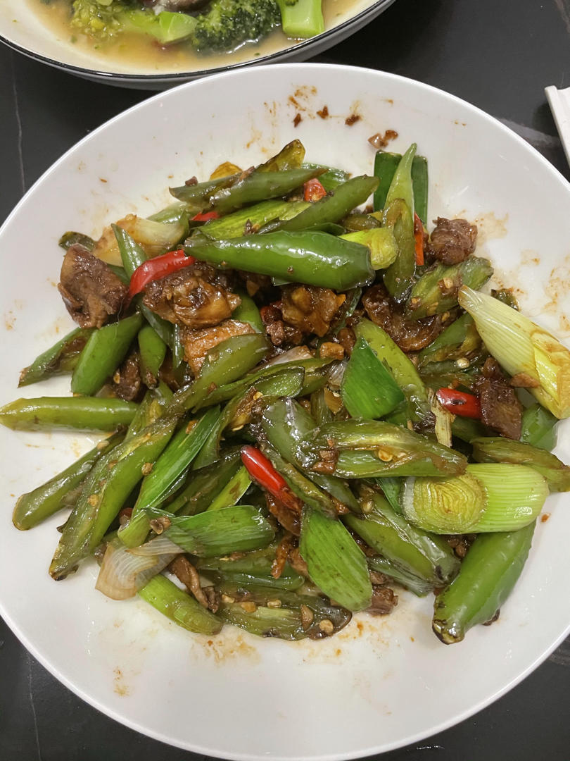 厨师长教你：“小炒肉”的家常做法，家常味很浓郁，先收藏起来