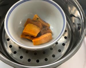 宝宝辅食：南瓜苹果酸奶鸡蛋饼的做法 步骤1