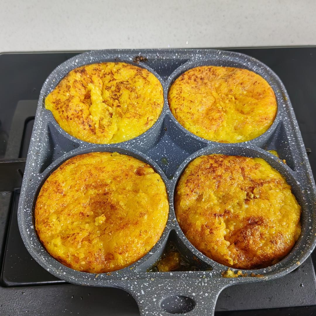 新鲜美味鲜玉米饼，不加一滴水的做法