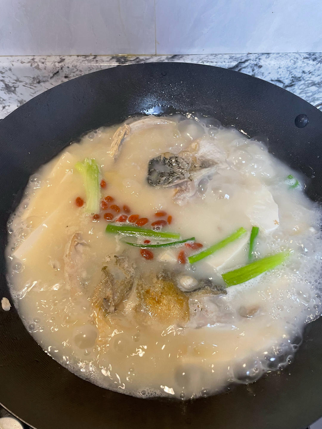 鱼头豆腐汤